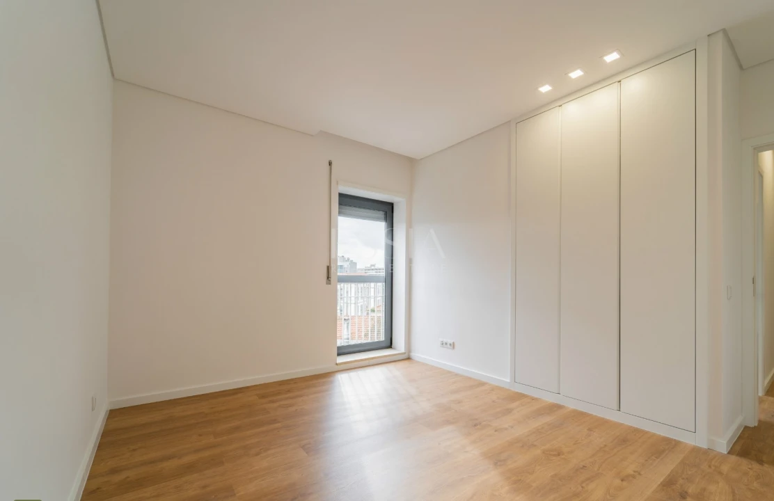Apartamento T4 para Venda em Cedofeita, Santo Ildefonso, Sé, Miragaia, São Nicolau e Vitória Foto 10
