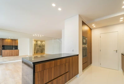 Apartamento T4 para Venda em Cedofeita, Santo Ildefonso, Sé, Miragaia, São Nicolau e Vitória