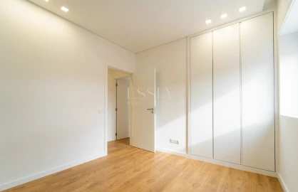 Apartamento T4 para Venda em Cedofeita, Santo Ildefonso, Sé, Miragaia, São Nicolau e Vitória