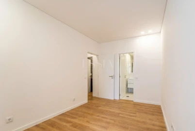Apartamento T4 para Venda em Cedofeita, Santo Ildefonso, Sé, Miragaia, São Nicolau e Vitória