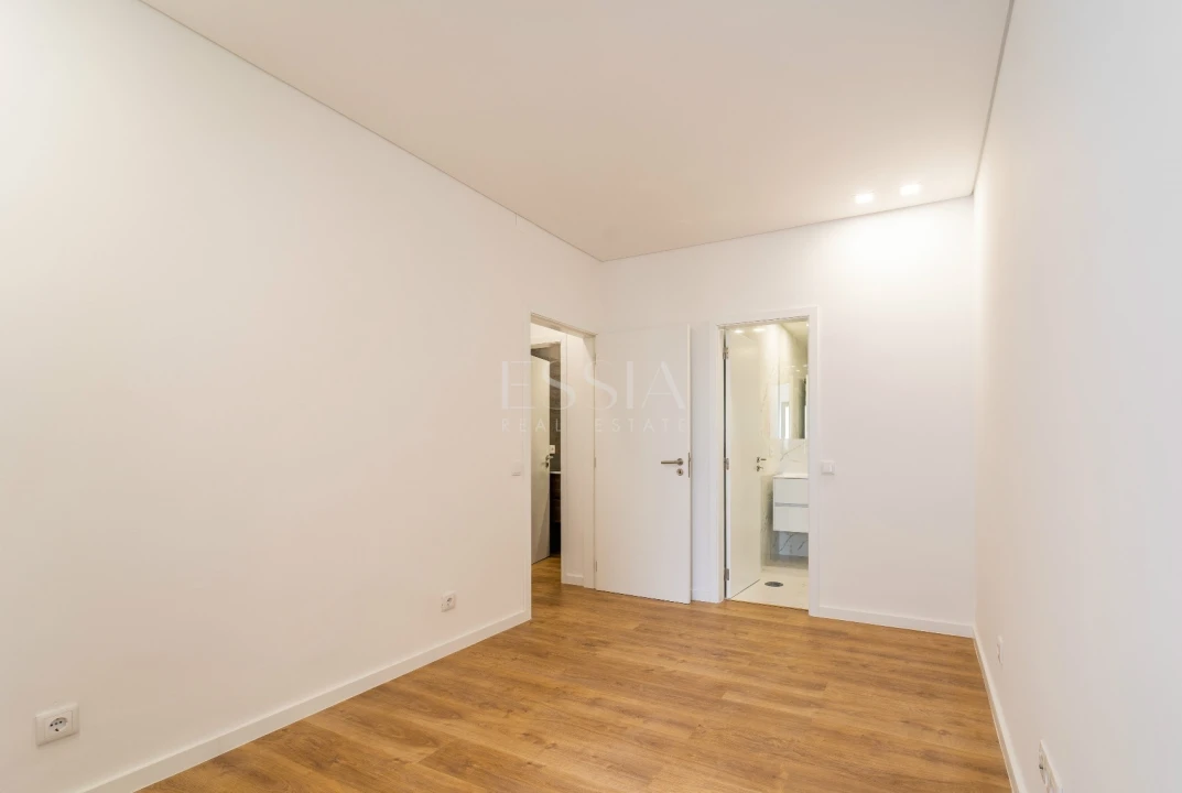 Apartamento T4 para Venda em Cedofeita, Santo Ildefonso, Sé, Miragaia, São Nicolau e Vitória Foto 17