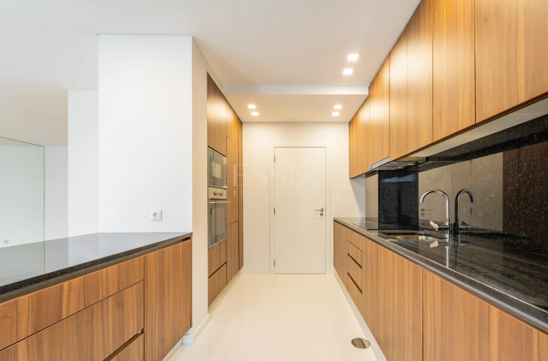 Apartamento T4 para Venda em Cedofeita, Santo Ildefonso, Sé, Miragaia, São Nicolau e Vitória Foto 4
