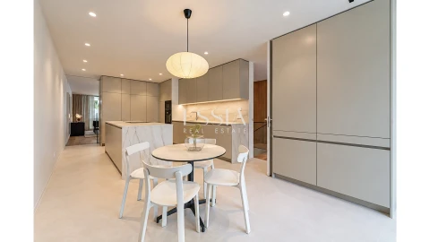 Apartamento T4 para Venda em Aldoar, Foz do Douro e Nevogilde