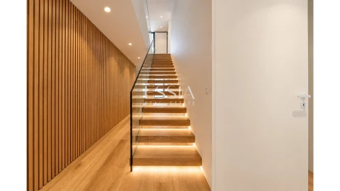 Apartamento T4 para Venda em Aldoar, Foz do Douro e Nevogilde