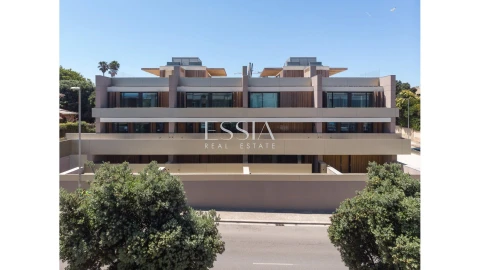 Apartamento T4 para Venda em Aldoar, Foz do Douro e Nevogilde