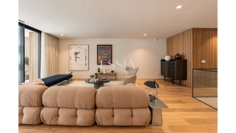 Apartamento T4 para Venda em Aldoar, Foz do Douro e Nevogilde