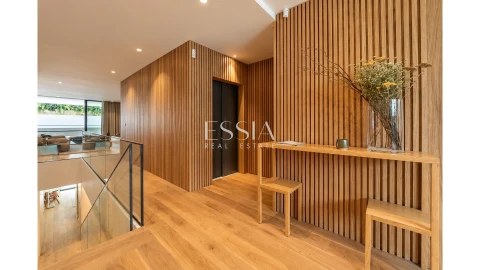 Apartamento T4 para Venda em Aldoar, Foz do Douro e Nevogilde