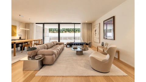 Apartamento T4 para Venda em Aldoar, Foz do Douro e Nevogilde
