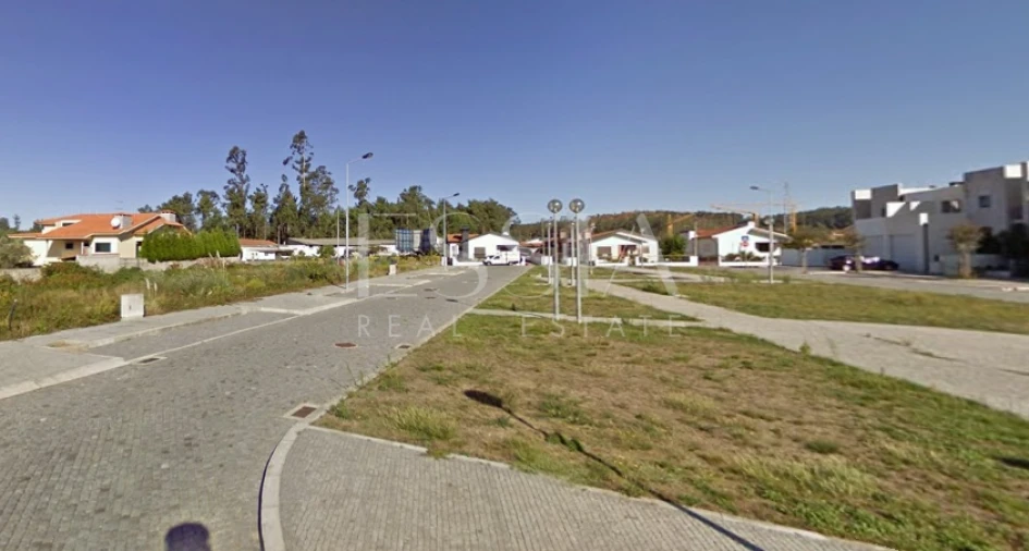 Terreno para Venda em Castêlo da Maia Foto 3