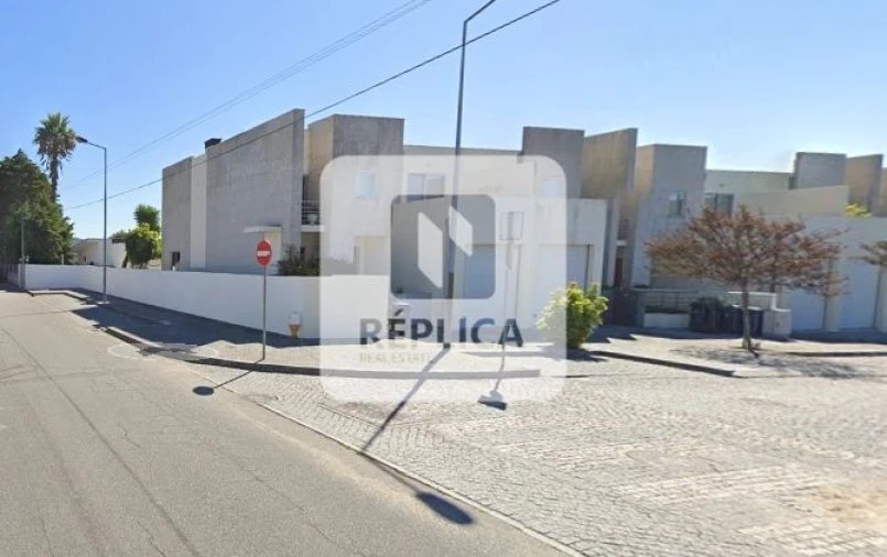 Terreno para Venda em Castêlo da Maia Foto 6