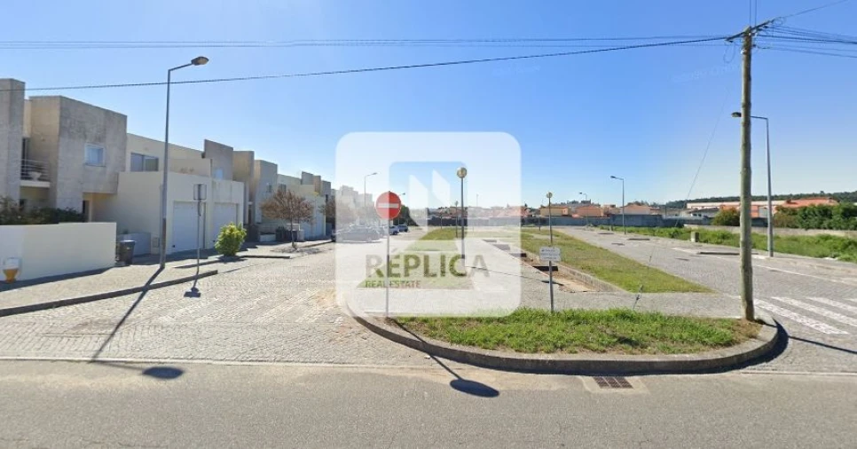 Terreno para Venda em Castêlo da Maia Foto 8