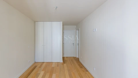 Apartamento T4 para Venda em Aldoar, Foz do Douro e Nevogilde