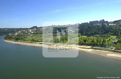 Terreno para Venda em Oliveira do Douro