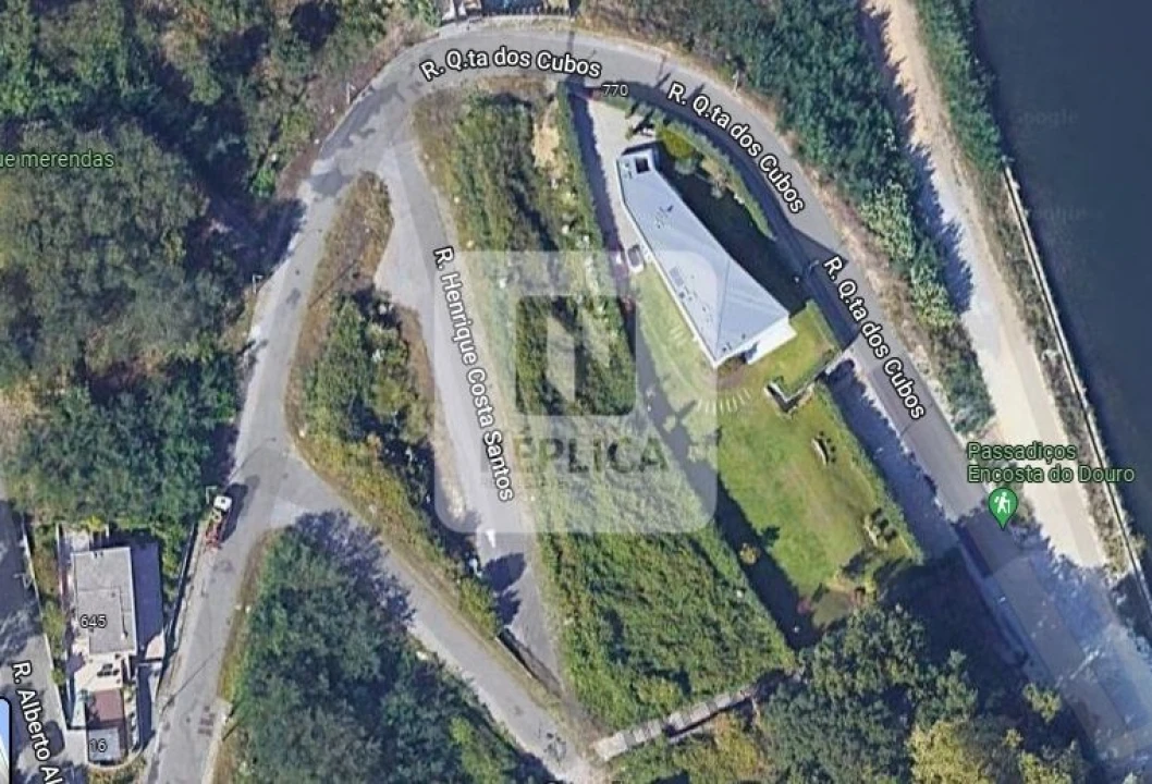 Terreno para Venda em Oliveira do Douro Foto 2