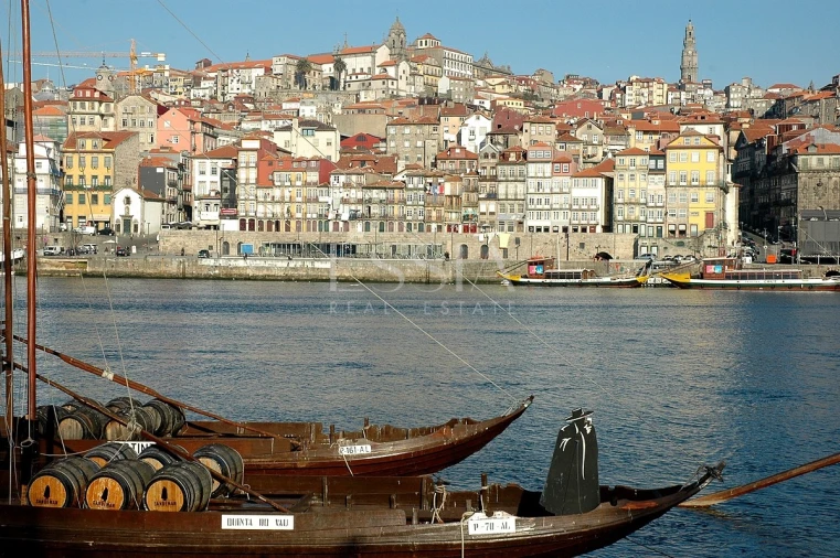 Terreno para Venda em Mafamude e Vilar do Paraíso Foto 10