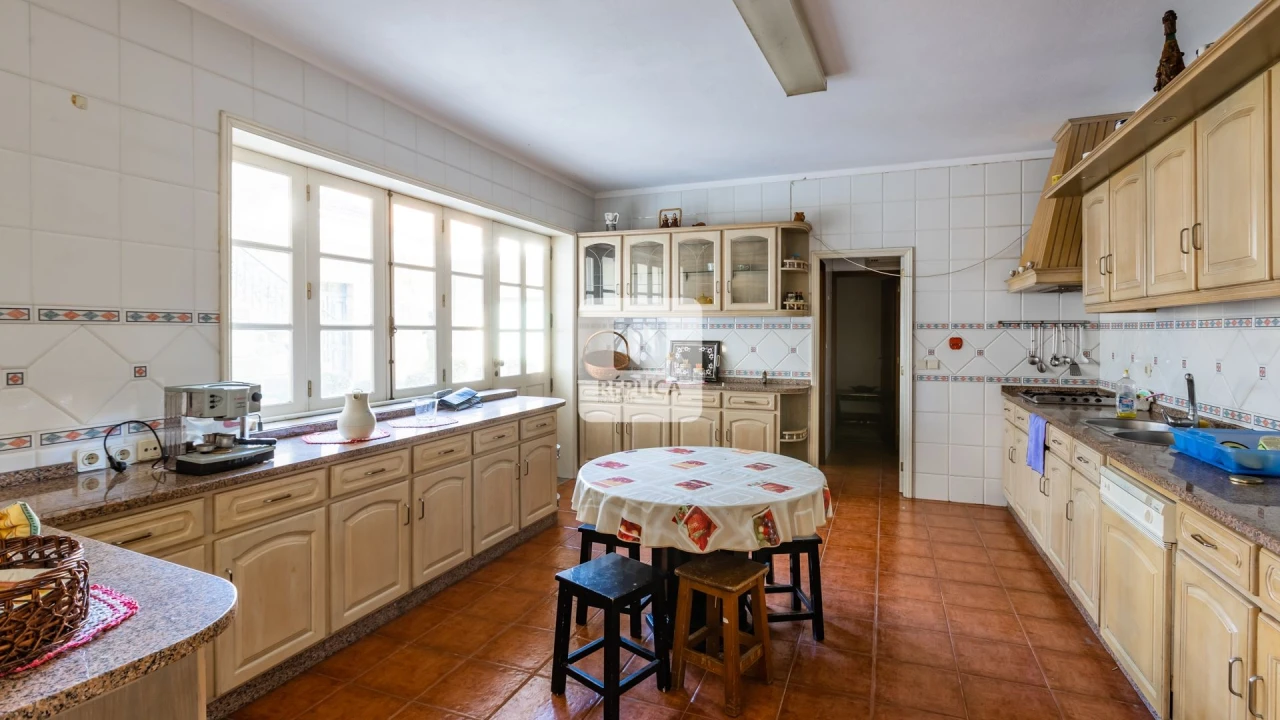 Quinta T9 para Venda em Carreira e Refojos de Riba de Ave Foto 4