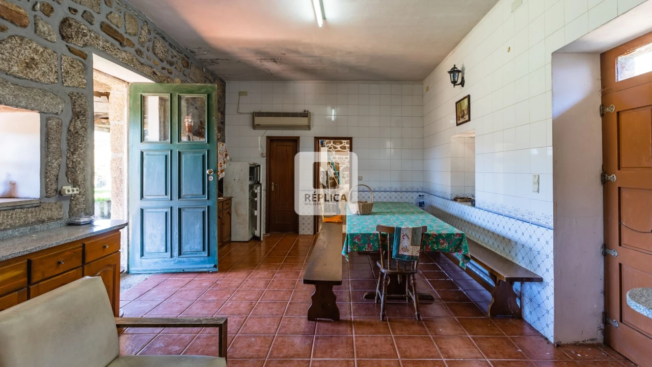 Quinta T9 para Venda em Carreira e Refojos de Riba de Ave Foto 22