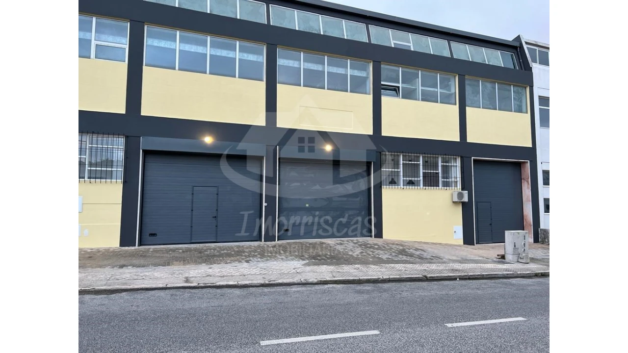 Armazém para Venda em Sacavém e Prior Velho Foto 3