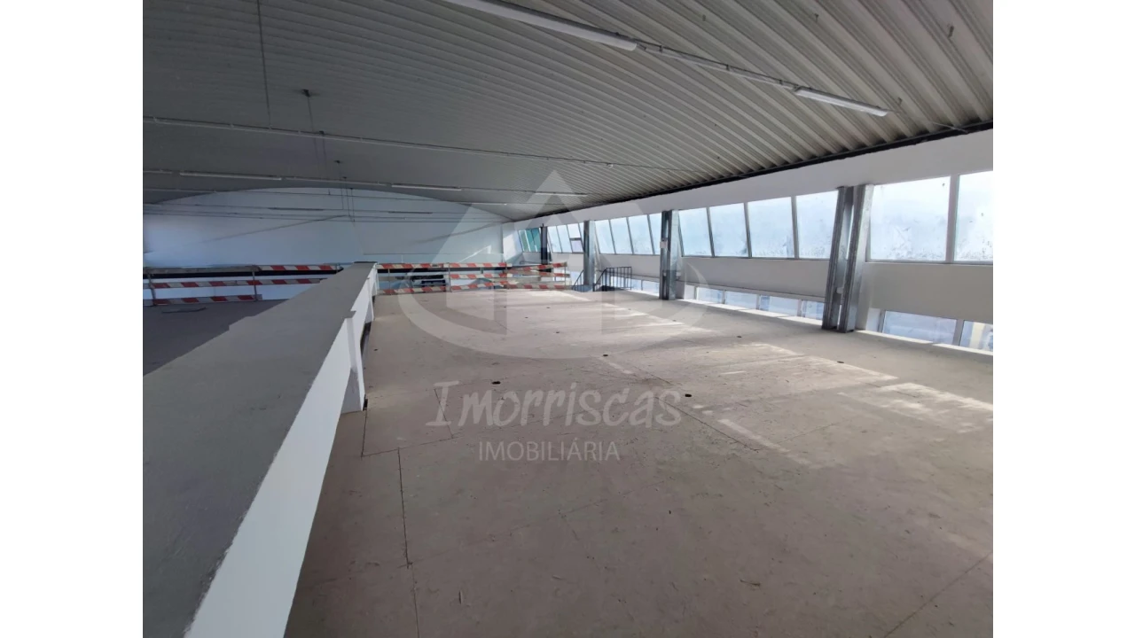 Armazém para Venda em Sacavém e Prior Velho Foto 11