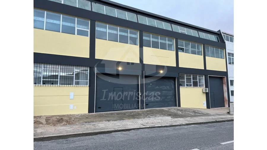 Armazém para Venda em Sacavém e Prior Velho Foto 1