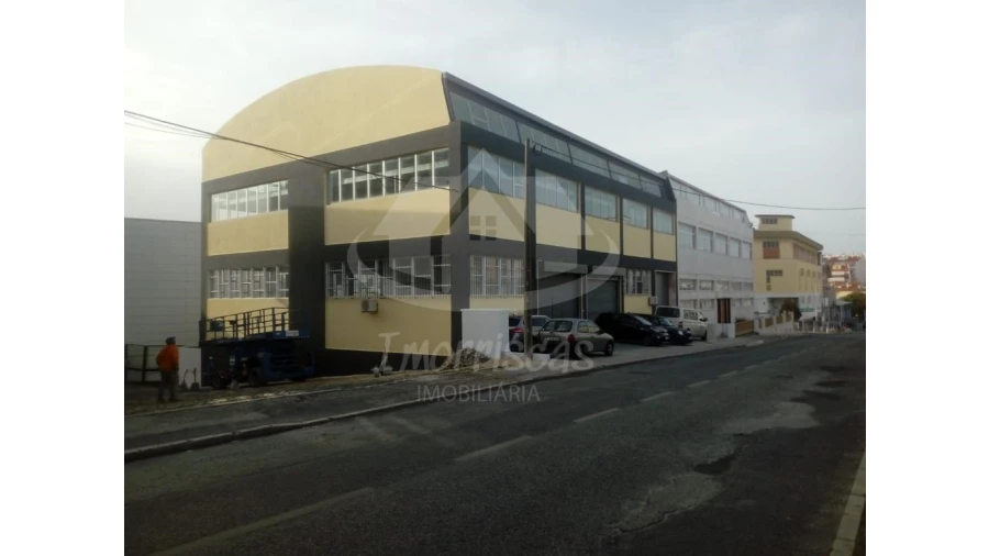 Armazém para Venda em Sacavém e Prior Velho Foto 2