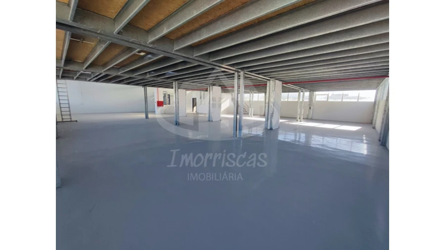 Armazém para Venda em Sacavém e Prior Velho Foto 8