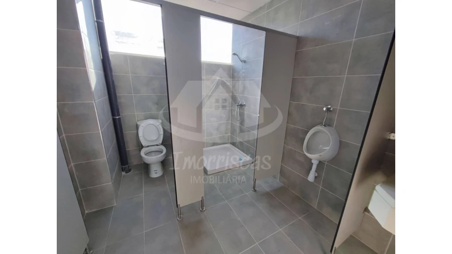 Armazém para Venda em Sacavém e Prior Velho Foto 12