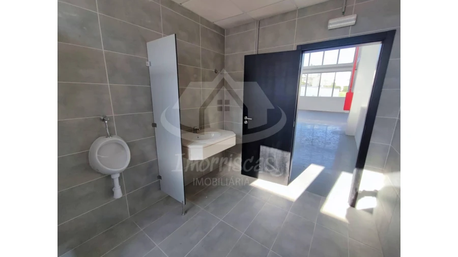 Armazém para Venda em Sacavém e Prior Velho Foto 13