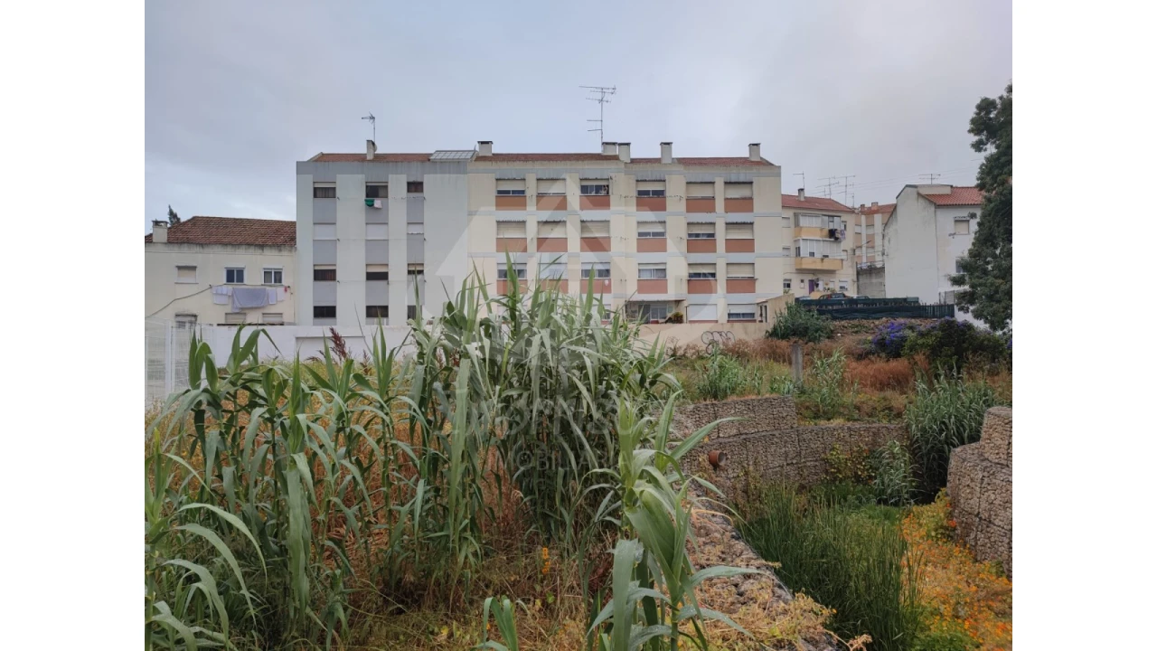 Terreno para Venda em Póvoa de Santa Iria e Forte da Casa Foto 2