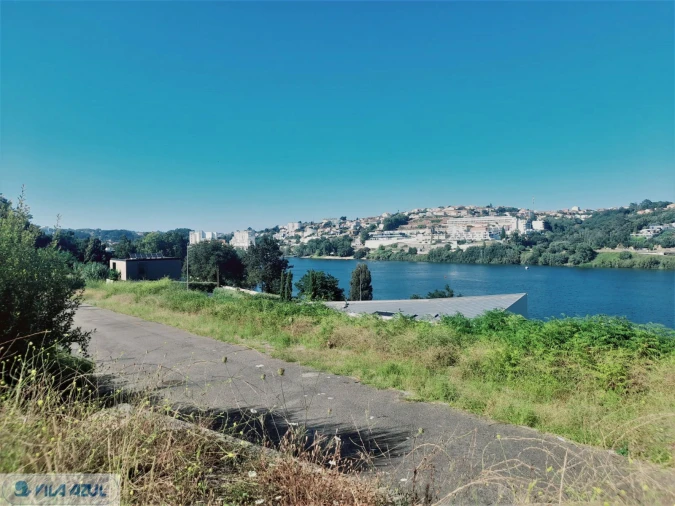 Terreno para Venda em Oliveira do Douro Foto 3