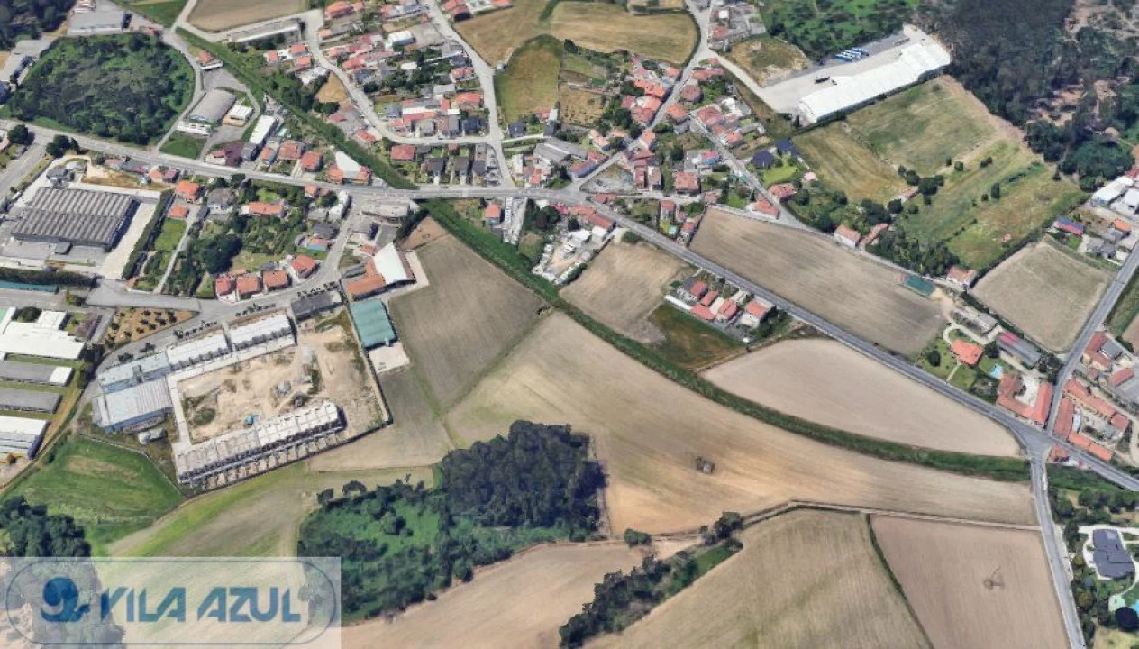 Terreno P/ Prédio para Venda em Castêlo da Maia Foto 1