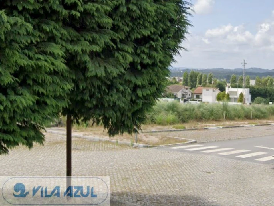 Terreno para Venda em Castêlo da Maia Foto 3
