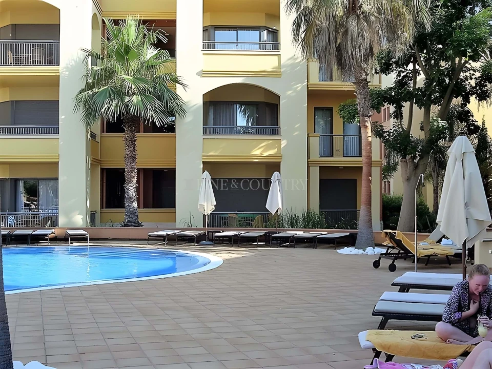 Apartamento T2 para Venda em Quarteira Foto 6