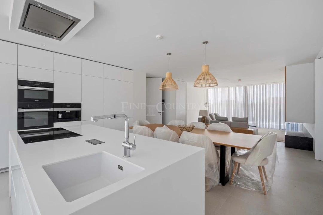 Apartamento T2 para Venda em Quarteira Foto 14
