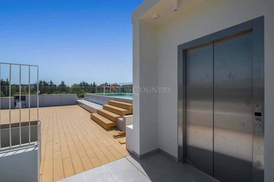 Apartamento T3 para Venda em Quarteira Foto 30