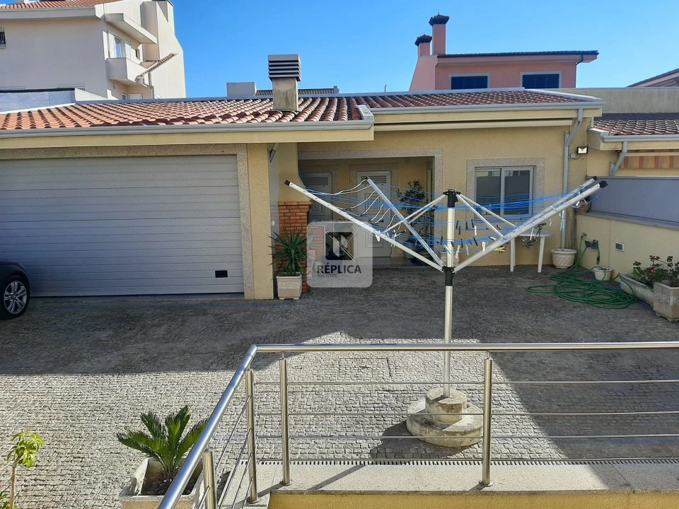 Moradia T4 para Venda em Arcozelo Foto 53