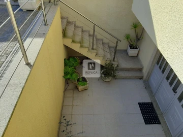 Moradia T4 para Venda em Arcozelo