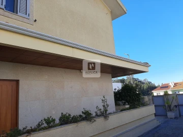 Moradia T4 para Venda em Arcozelo