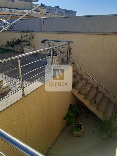 Moradia T4 para Venda em Arcozelo