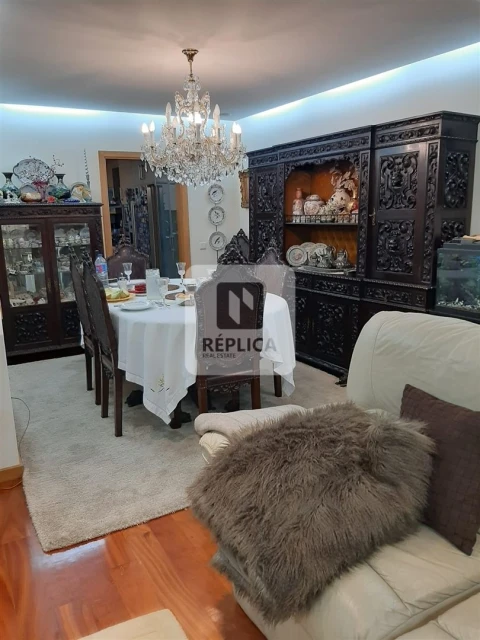 Moradia T4 para Venda em Arcozelo