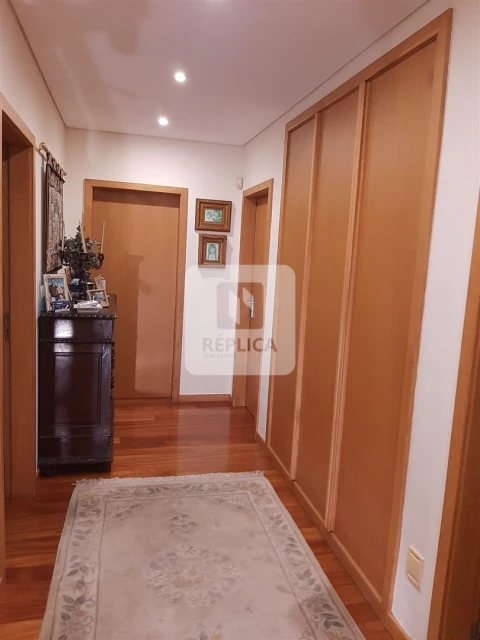 Moradia T4 para Venda em Arcozelo