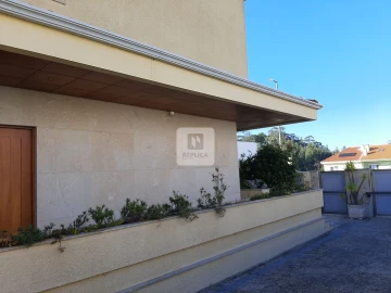 Moradia T4 para Venda em Arcozelo