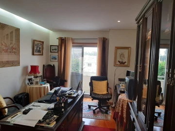 Moradia T4 para Venda em Arcozelo
