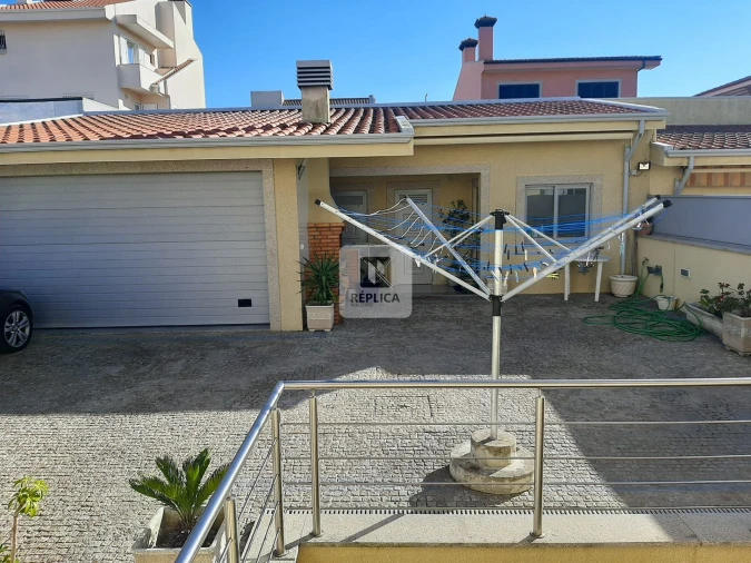 Moradia T4 para Venda em Arcozelo Foto 53