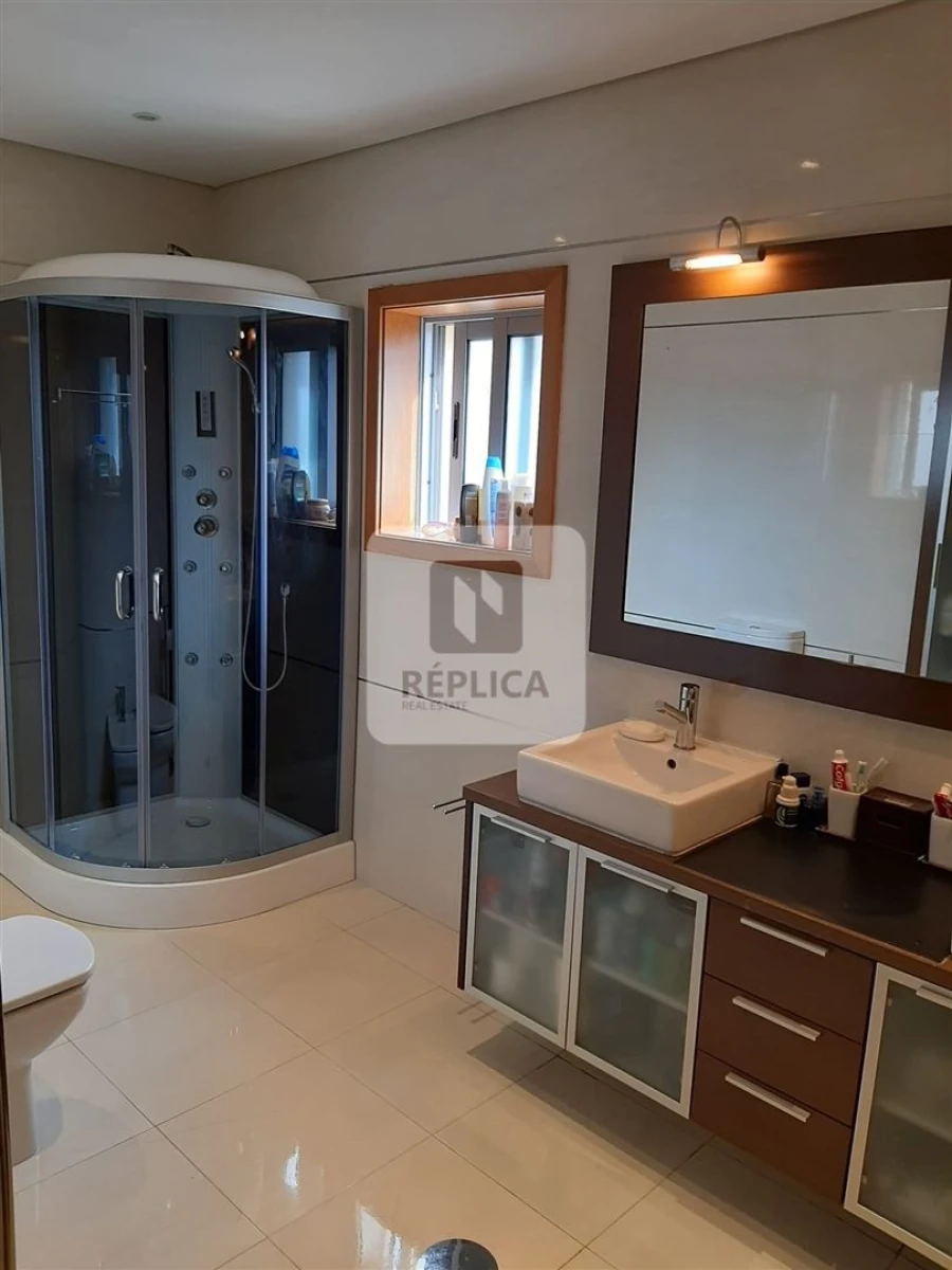 Moradia T4 para Venda em Arcozelo Foto 37