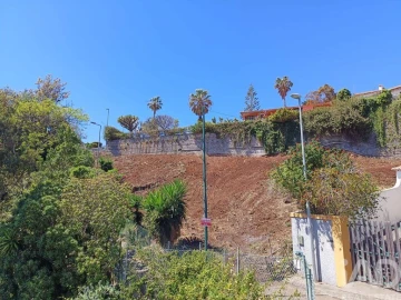 Terreno para Venda em Caniço