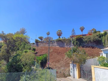 Terreno para Venda em Caniço