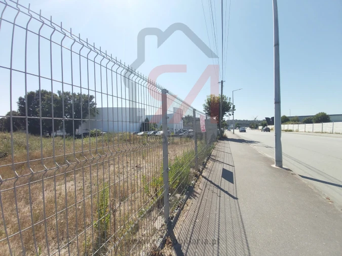 Terreno para Venda em Lordelo Foto 2