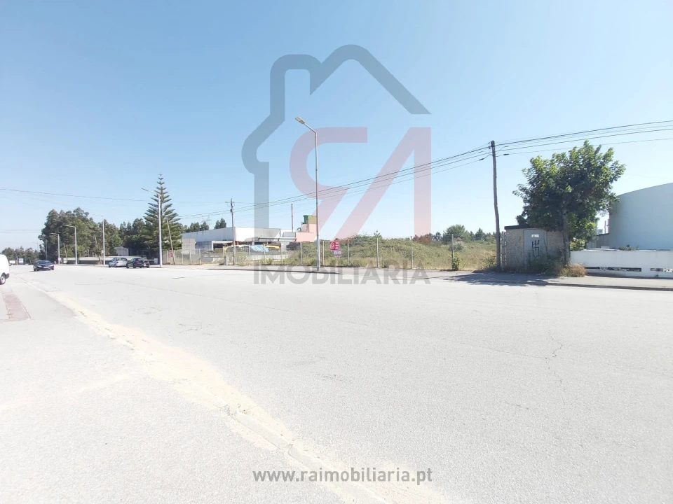 Terreno para Venda em Lordelo Foto 3