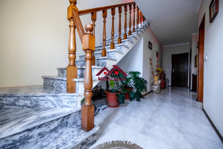 Moradia T5 para Venda em Fonte de Angeão e Covão do Lobo Foto 16